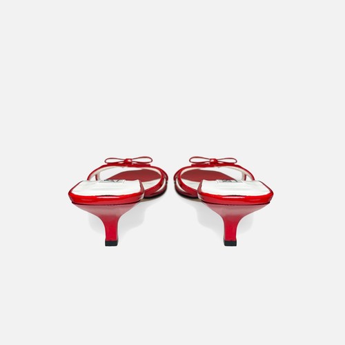 Sandalia vintage años 90 Isaac Mizrahi Italia charol rojo arco tacón gatito 5,5 B - Imagen 6 de 7