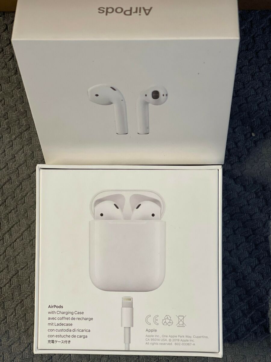 Apple AirPods 2nd Generation with Charging Case - White Apple AirPods 2nd Generation with Charging Case - White