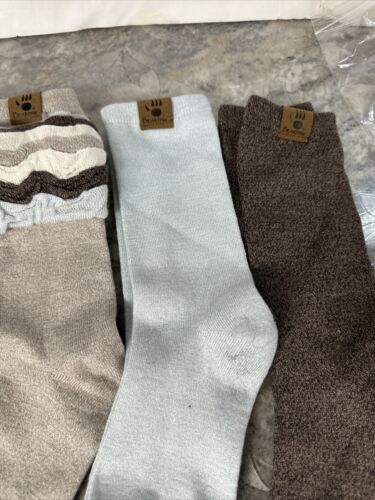 3 Pair New Bearpaw Ladies Bamboo Blend Crew Socks Blue Brown Ruffle Sz 5-10 - Picture 3 of 12