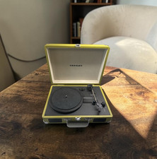 Crosley Cruiser CR8005A-GR Green Portable 3-Speed Suitcase Record Player Tested