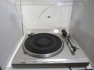 Plattenspieler Grundig PS 2500 Antriebsriemen defekt.