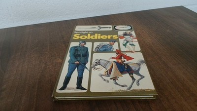 			On Soldiers (Spotlight S.), Frederick Wilkinson, Hamlyn, 1973, Ha		