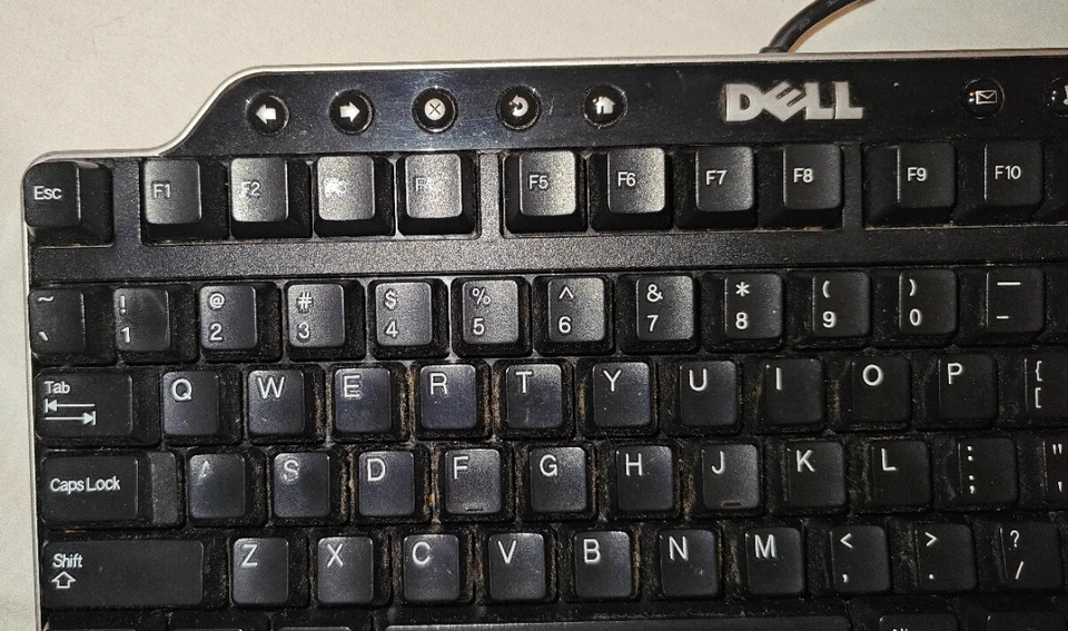 Dell Multimedia Keyboard Y-UK-DEL1 - 2 Port USB Wired - Tested - Image 2 of 4