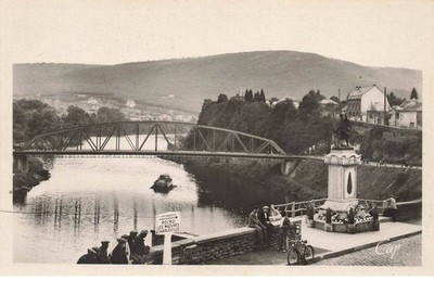 08 REVIN AL#AL00774 Brücke Der Bouverie Und Das Kriegerdenkmal