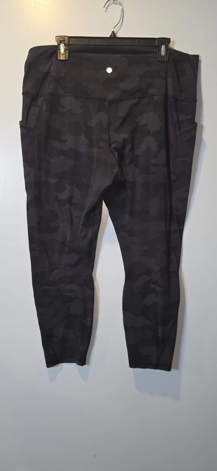 "Pantalón Lululemon Align para mujer 25"" W5DVXS negro camuflaje talla 18" Foto 3 de 4