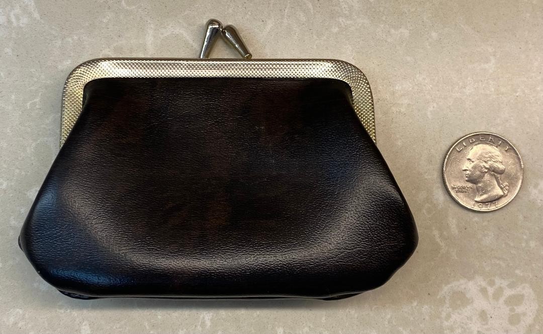 VINTAGE BLACK LEATHER KISS LOCK COIN PURSE 4