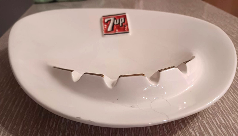 Vintage 50s 7UP ceramic ASHTRAY Commercial Barware Soda Fountain Atomic Age MCM