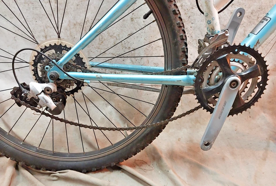 12' Trek 820 WSD MTB Bike 16" Small Hardtail Suspension Shimano Women's Commuter - Image 3 of 4