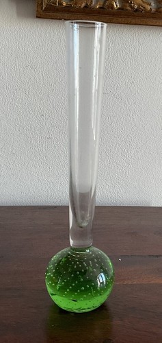 Lovely Vintage bullicante controlled bubbles Emerald Green bud vase