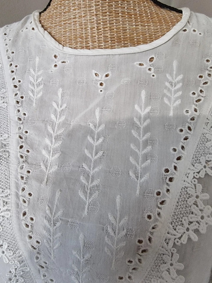 ZARA : BLOUSE BRODERIES ANGLAISES À BASQUES BOHEME - Photo 2/4