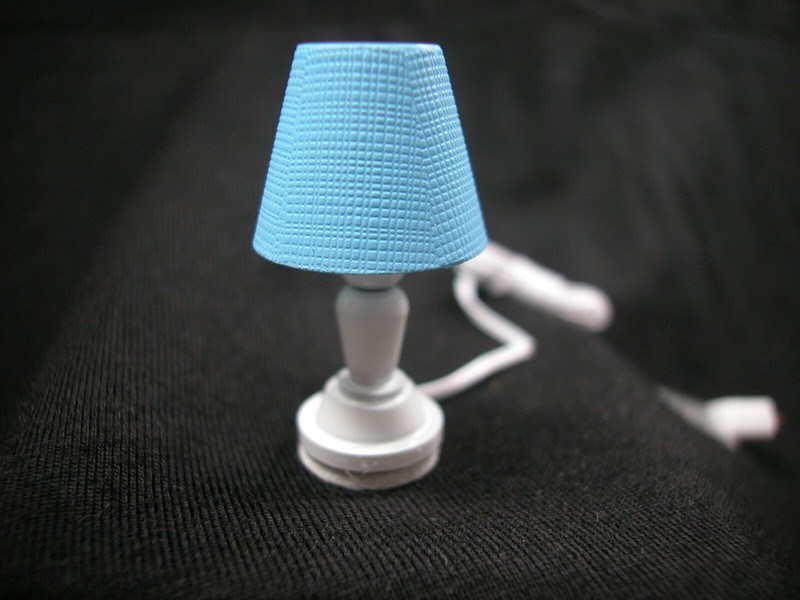 Heidi Ott #YL1021 Dollhouse Miniature 1:12 Scale Light Blue Table Lamp 