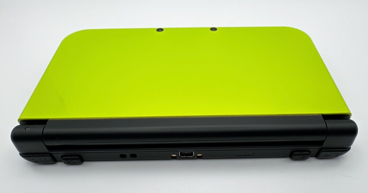 New Nintendo 3DS LL XL Lime Green Black w/Box bottom screen New Nintendo 3DS LL XL Lime Green Black w/Box bottom screen