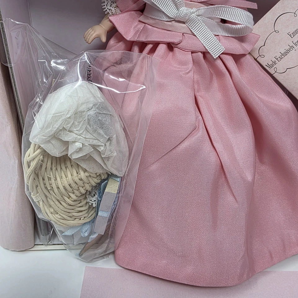 Muñeca Emma Madame Alexander 48215 8" Colonial Williamsburg nueva en caja 2008 Foto 3 de 4