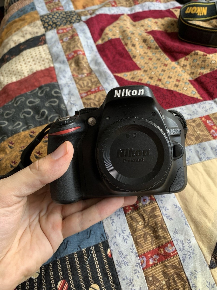 Nikon D5200 Digital SLR Camera Black Body Only Working With Battery