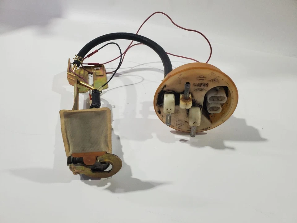 Nissan 240SX 1995 OEM 2,4 L bomba de combustible  Foto 3 de 4