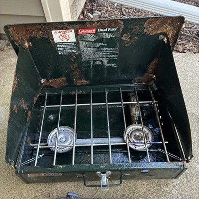 Coleman Dual Fuel Campstove 424 2-Burner Gas Stove W/Gray tank
