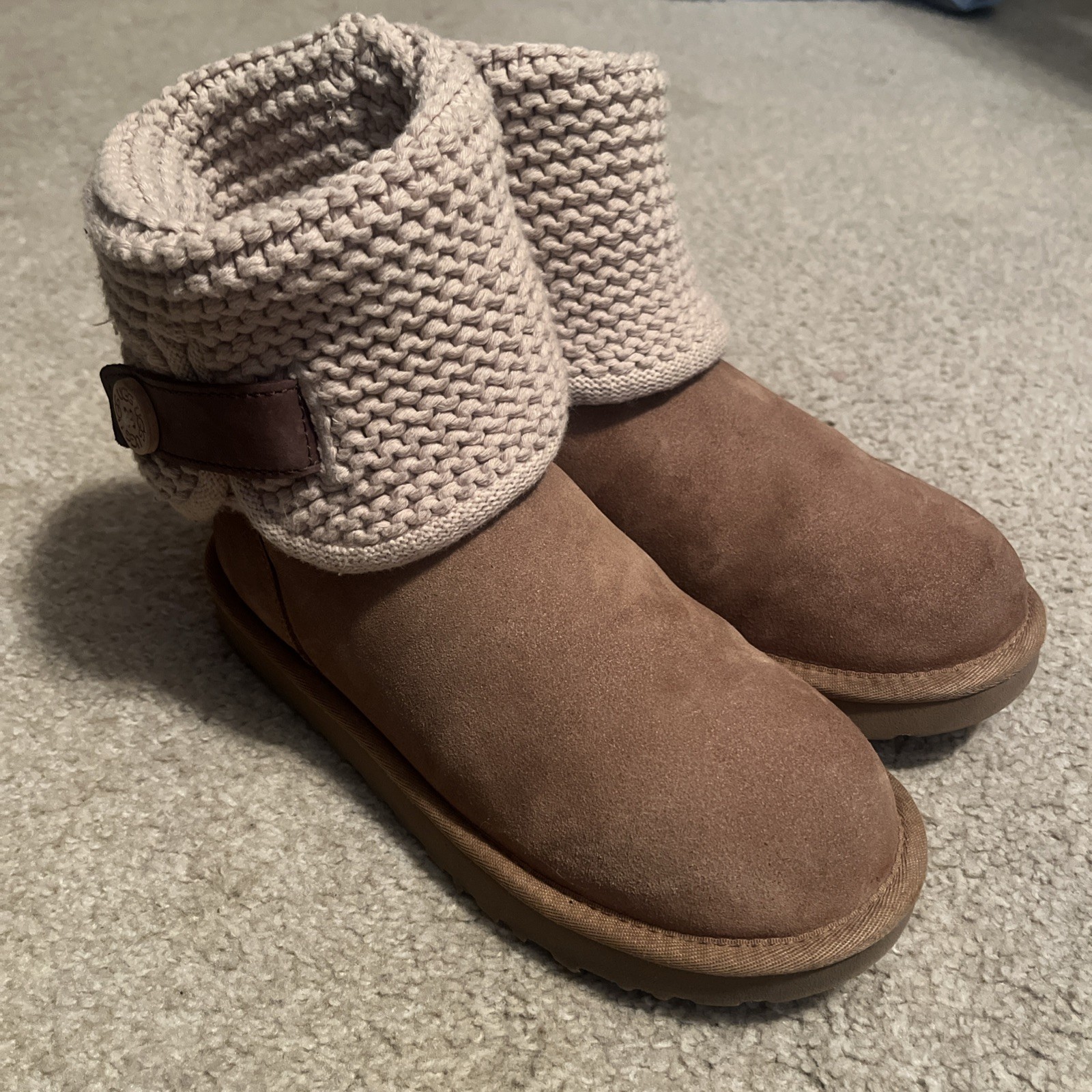 UGG SHAINA CHESTNUT SWEATER Women’s Brown Boots Suede CUFF BOOTIE (size US 7)