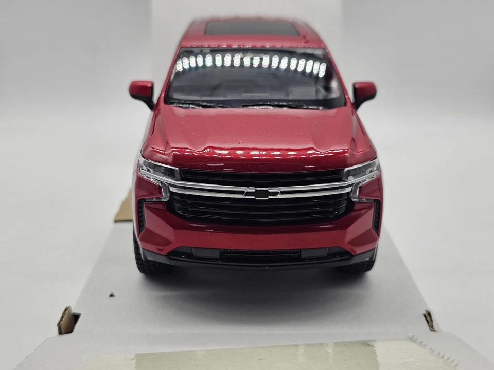 Chevrolet Tahoe 2021 Rosso 1:26 Maisto In Box - Immagine 3 di 4