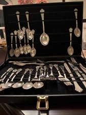 51 Pc Wm Rogers & Son IS Silverplate Flatware Set w Case Mid Century