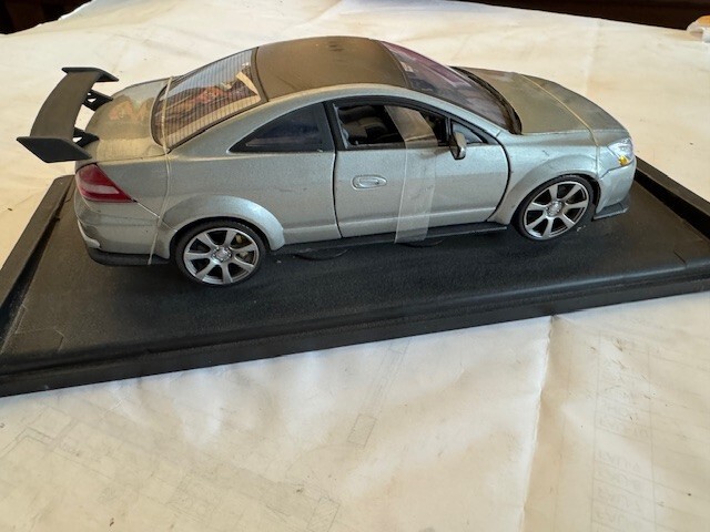 Picture 4 of 8