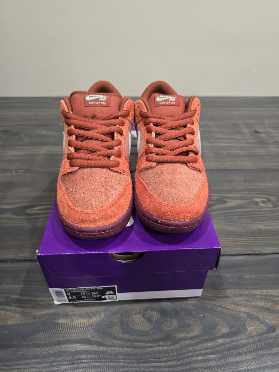 スニーカー Nike SB Dunk Low Mystic Red Rosewood DV5429-601 DV5429-601 Nike SB Dunk Low Mystic Red Rosewood Emerald Rise