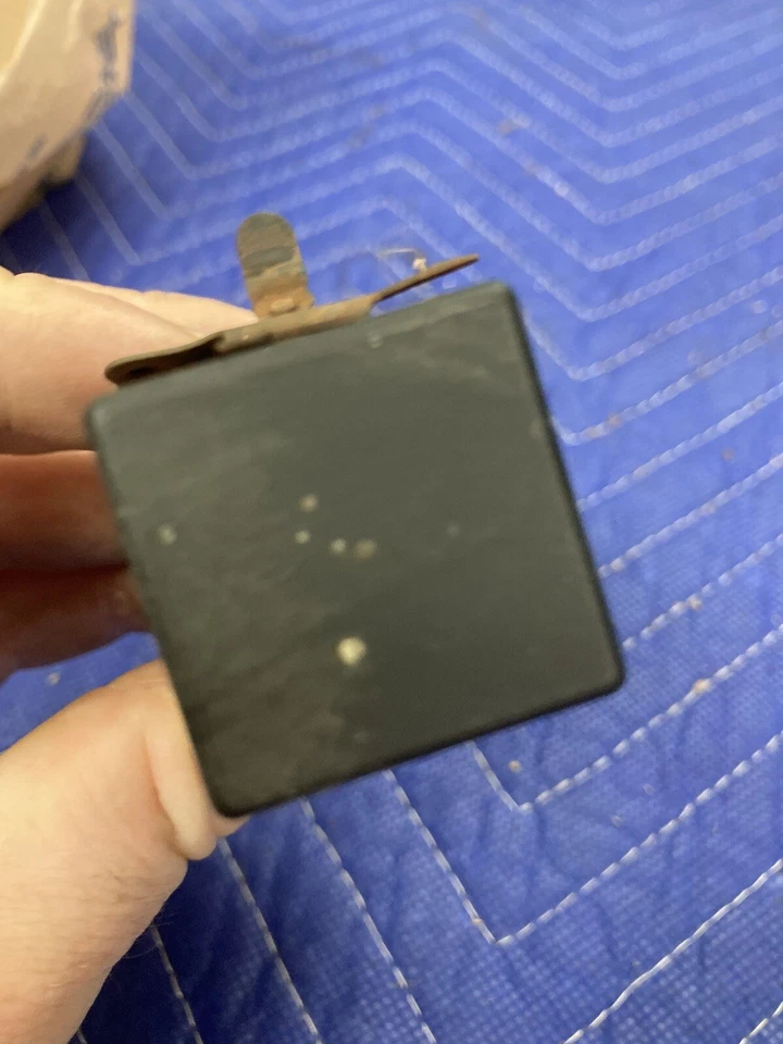 1984-1991 BMW 318i 325i E30 Seat Belt Warning Relay Unit 1372719 OEM #2685M - Image 2 of 4