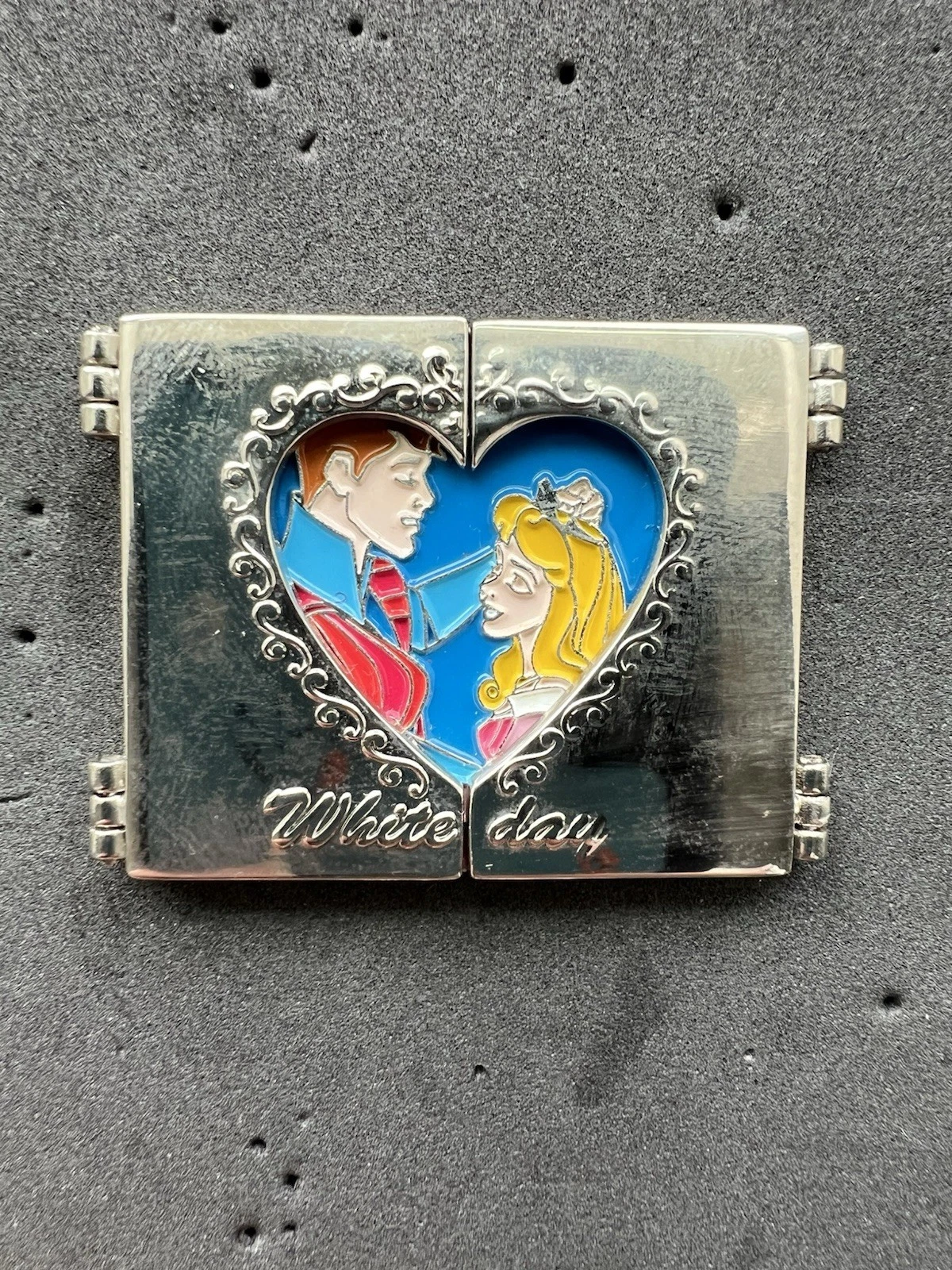 M&P Aurora Prince Phillip White Day 2002 Hinged LE Disney Pin