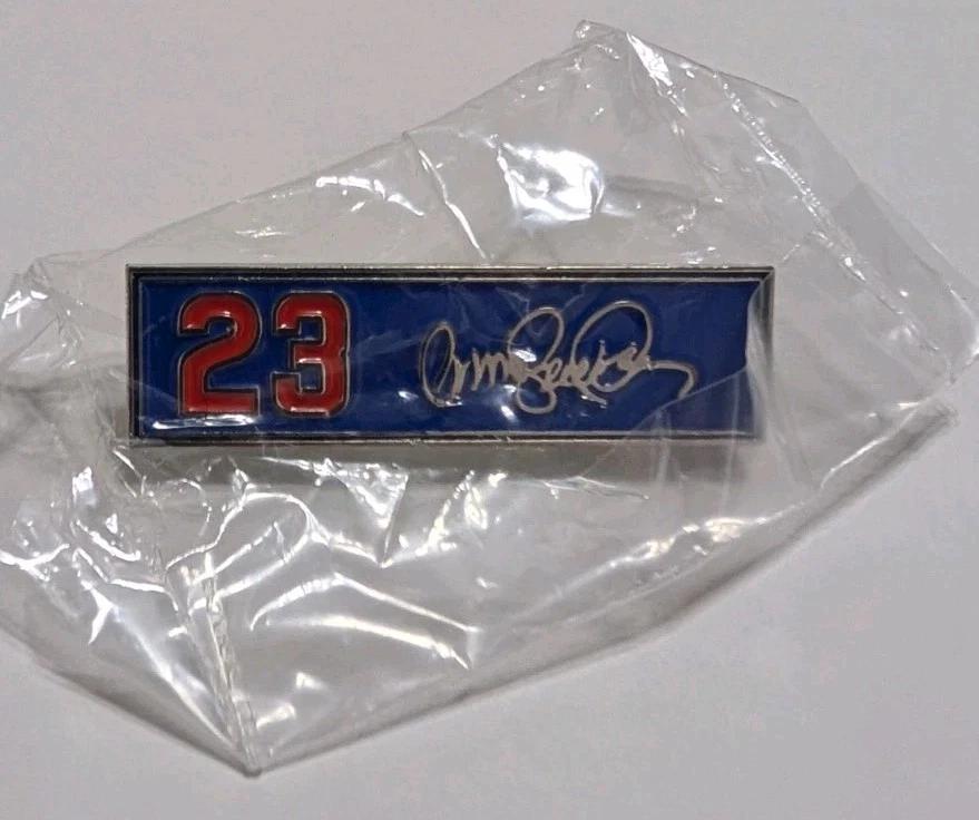 Chicago Cubs Ryne Sandberg Memorial Pin (not a jersey patch) - Image 2 of 4