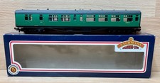 Bachmann '00' 34-500 B.R. Bulleid Corridor/Open Brake 2nd. Coach S3945S Boxed.