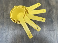 Lustroware Set Of 5 Vintage Yellow Nesting Measuring Cup Set 1/4Cup- 1 Cup