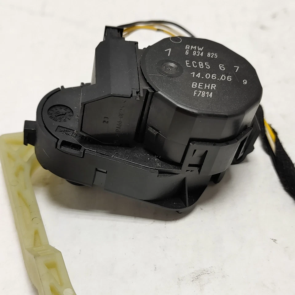 04-10 BMW X3 3.0SI AWD HEATER AC SERVO ACTUATOR 6 934 825 OEM - Image 3 of 4