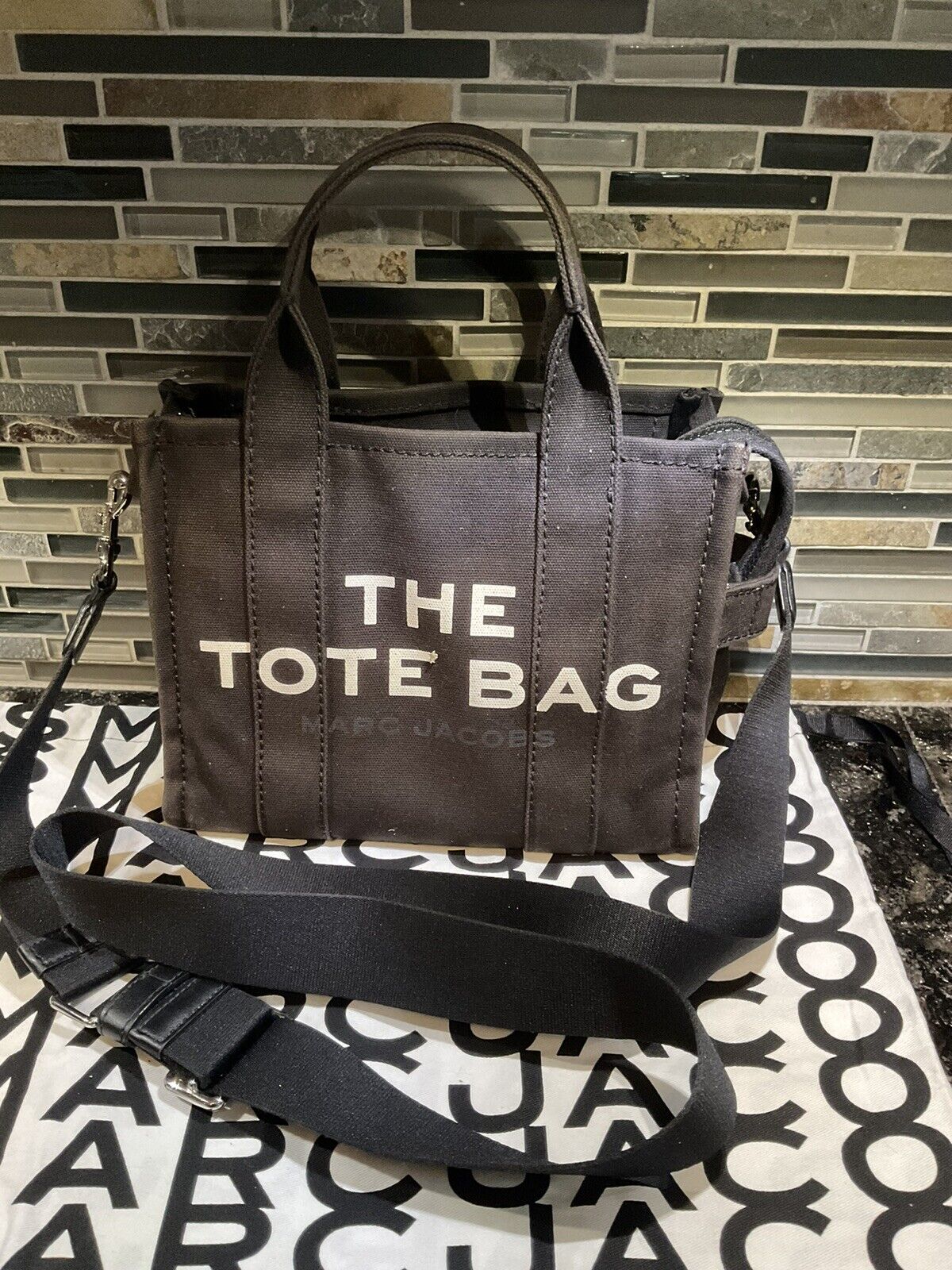 MARC JACOBS TOTE BAG REVIEW, SMALL V. MINI