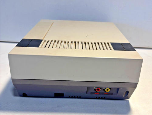 Sistema de entretenimiento Nintendo 1985 vintage con Zapper y 4 juegos - Imagen 3 de 24