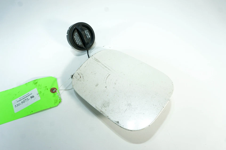 01-06 LEXUS LS430 OEM Cubierta de tapa de puerta de tanque de combustible de gas con tapa 5073 Foto 3 de 4