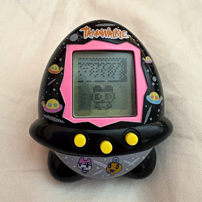 Bandai Tamagotchi Tamawalkie Pet Black Pink Shell, Model 51808 - ULTRA RARE