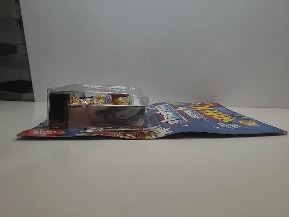 Figuras diecast X-Men Steel Mutants Wolverine vs SABRETOOTH 1994 SIN USAR, EN CAJA Foto 3 de 4