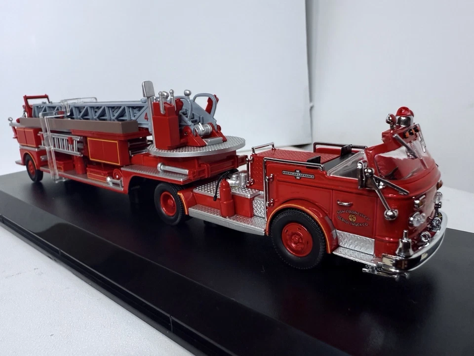 CODE 3 1/64 SCALE SAN FRANCISCO TRUCK 4 AMERICAN LAFRANCE 900 SERIES VERY NICE ! - Image 4 of 4