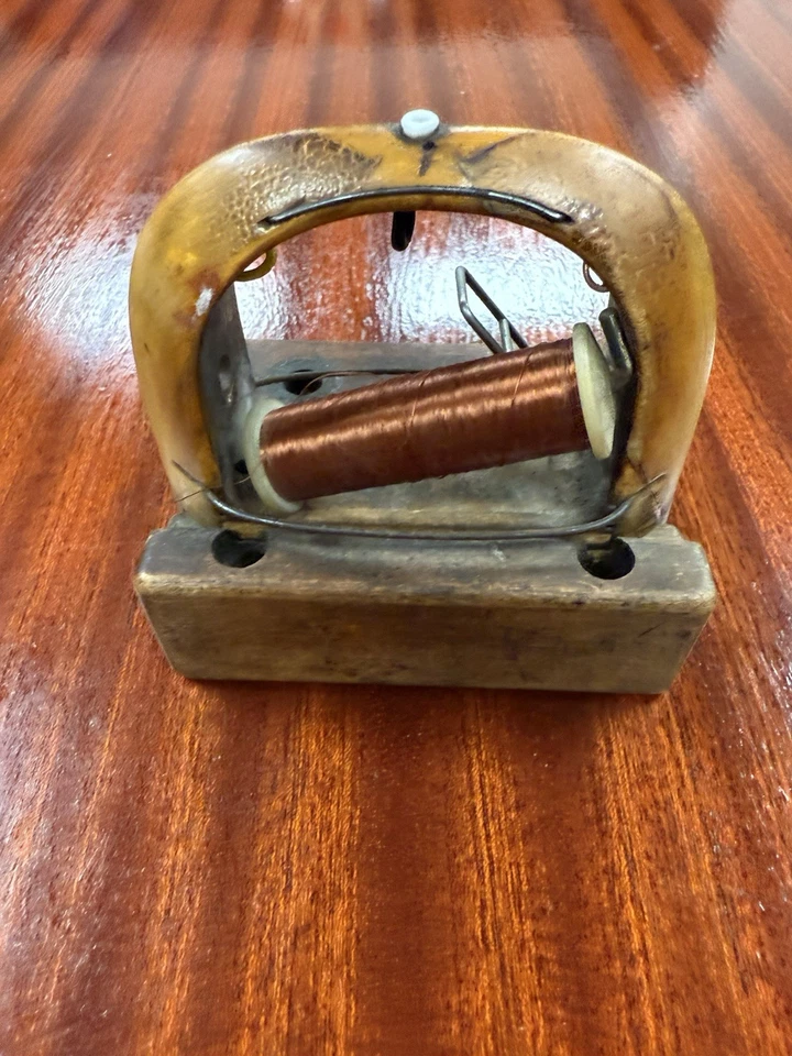 Vintage Antique Mechanical Industrial Wood Sewing Machine Shuttle bobbin gear - Image 4 of 4