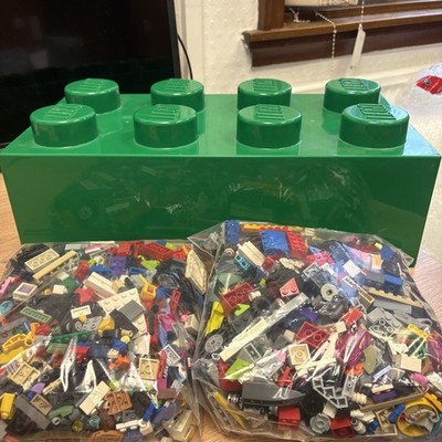 Grün Lego Aufbewahrung 8 Knöpfe Behälter und 2kg gemischtes Lego perfekt Weihnachten