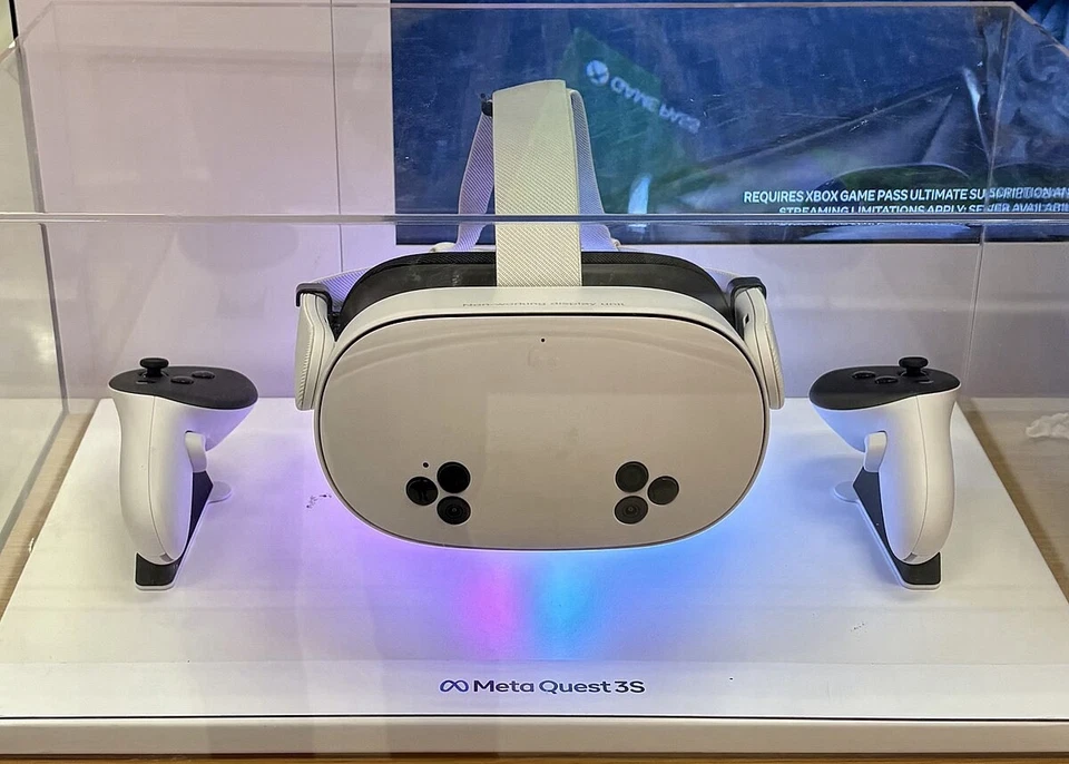 Meta Quest 3S 256GB Batman: Arkham Shadow Game Número de modelo: Q3S256 Foto 2 de 4