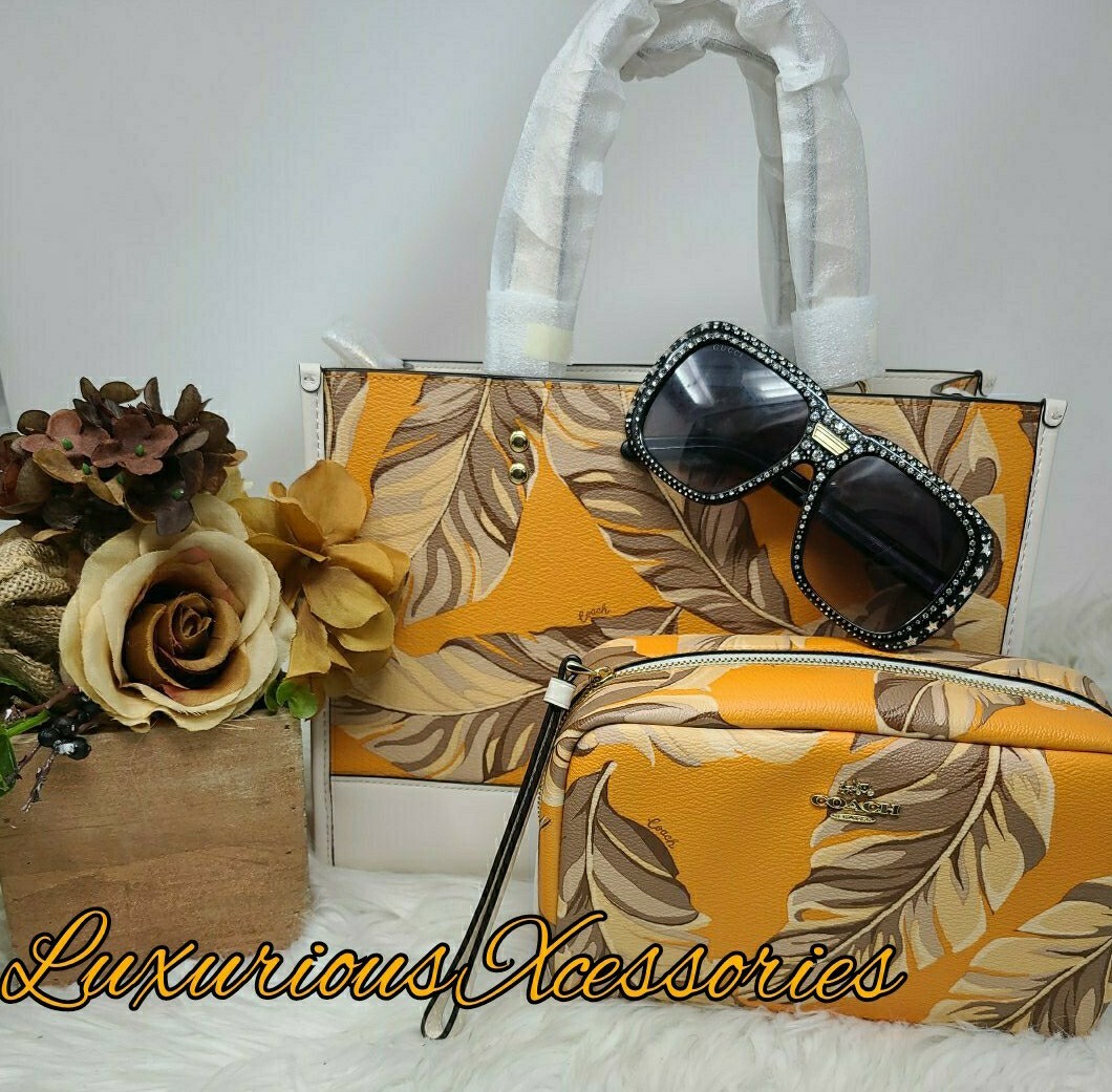 💞NWT COACH Dempsey Carryall With Banana Leaves + Cosmetic Set