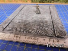 1:72 Diorama: 1 unbemalte Straße Kopfsteinpflasterstraße mit Gehweg 145x122x7 mm