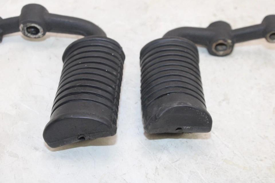 Suzuki GS250T 1980 OEM REPOSAPIÉS DELANTEROS CLAVIJAS JUEGO DE PELDAÑOS PAR Foto 4 de 4