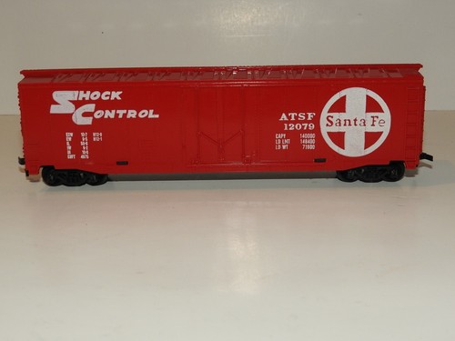 HO scale SANTA FE #12079 BOX CAR 50' - Picture 4 of 6