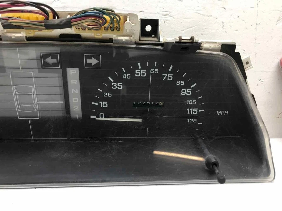 Cuadro de instrumentos velocímetro 122 k millas Subaru sedán AT 1987 1988 1989 Foto 3 de 4
