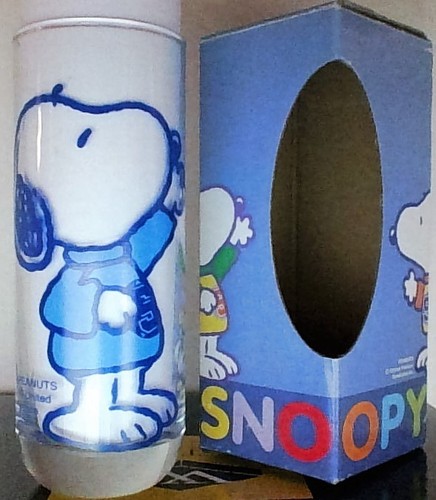 Peanuts Snoopy Glass realizzato da Denz International alto 6 pollici nuovo con scatola