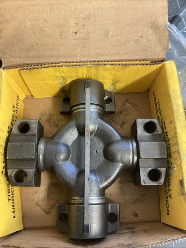 563 Precision Universal U-joint (LPW71T) - Picture 2 of 5