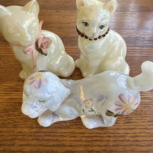 New ListingLot Of 3 Fenton Sitting Two Cats One Dog Two Signed