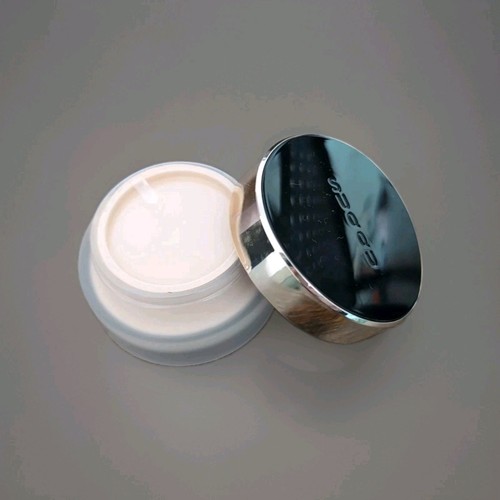 SUQQU THE FOUNDATION SHADE 205 RRP £75 - Picture 2 of 10