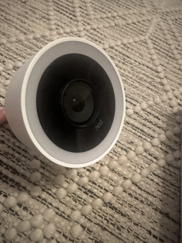 Cámara de seguridad exterior Nest NC4100US Cam IQ, blanca Foto 4 de 4